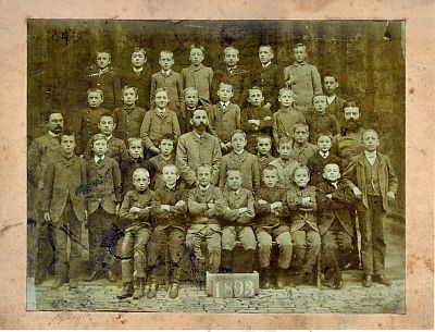 Mittelschule Freiburg (Elbe) Das älteste Foto von Lehrern und Schülern